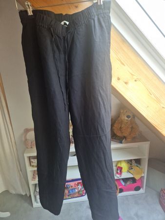 H&M Leinenhose schwarz Grösse M kleiner Defekt am Bund
