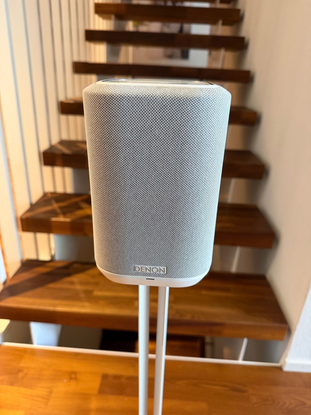 Denon Casse acustiche: DENON HOME 150 weiss mit Ständer – Usato da Abtwil SG venduto da Mluuser 1