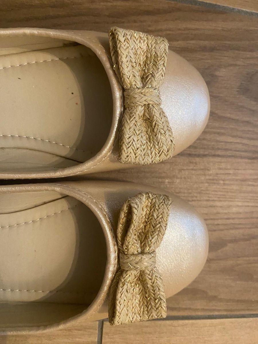 Scarpe per ragazze: Ballerinas für Mädchen Gr 35 – Usato da Hinwil venduto da jua_t8vd 1
