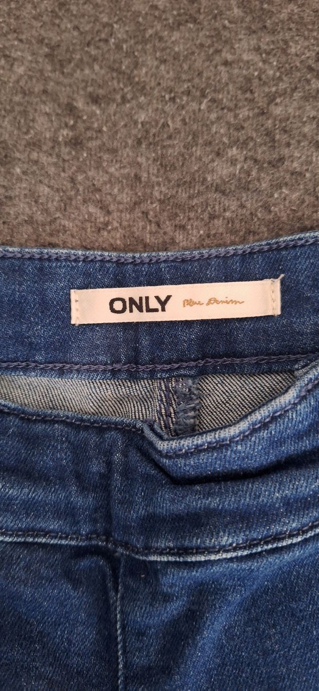 Only Jeans: Only jeans – Gebraucht aus Mumpf von SwissDi 2