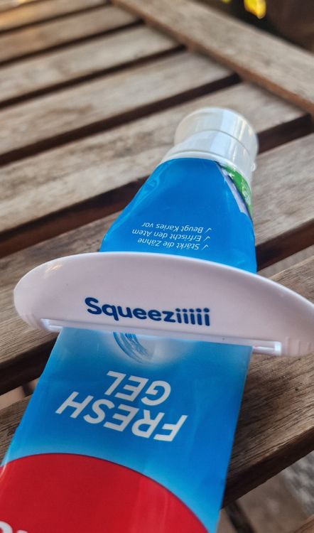 Küchengeräte: Squeeziiii! Zahnpasta-Tuben Ausdrücker - Nie mehr Reste drin – Neu und originalverpackt aus Glattpark(Opfikon) von Skypflaume 4