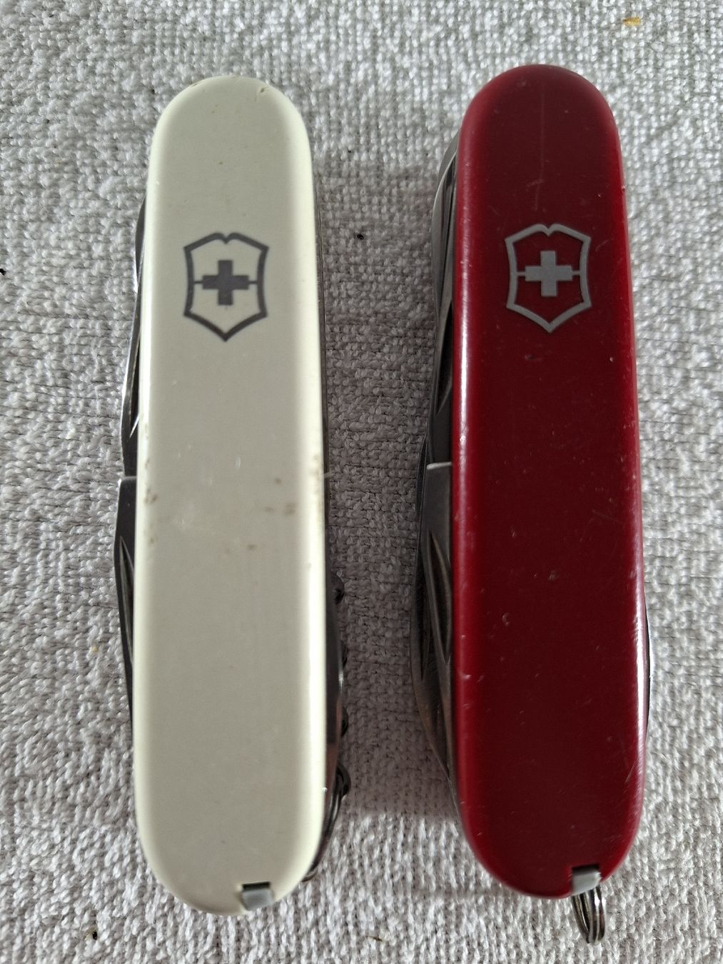 Victorinox Taschenmesser: 2 Viktorinox Officier Suisse – Gebraucht aus Grindelwald von carro5 7