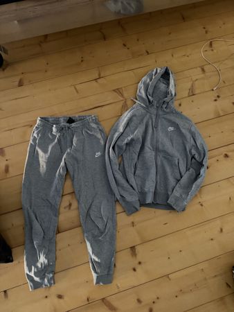Nike Trainingsanzug grau und Hose S