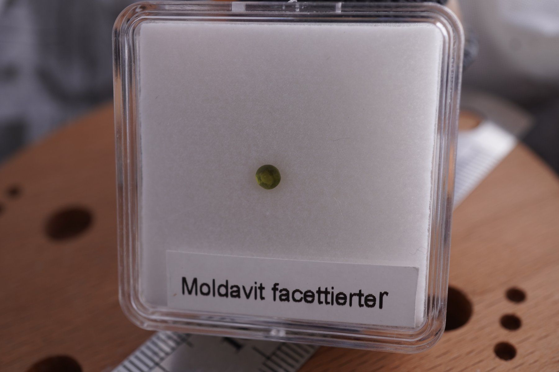 Pietre preziose: Moldavit   Facettiert 2,5mm     ab  1.-     Räumung – Nuovo e nell'imballaggio originale da Eschenbach SG venduto da topstone 5