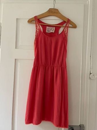 Elegantes Sommerkleid in coral, Grösse S/M