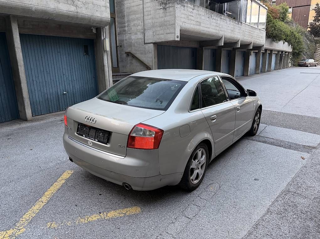 Automobili: Audi A4 2.4 V6  Berline  pour pièces / export – Usato da Sion venduto da rus_9rzv 3