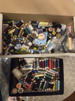 Nähfaden alle Farben, z. T. neu aus Haushaltauflösung