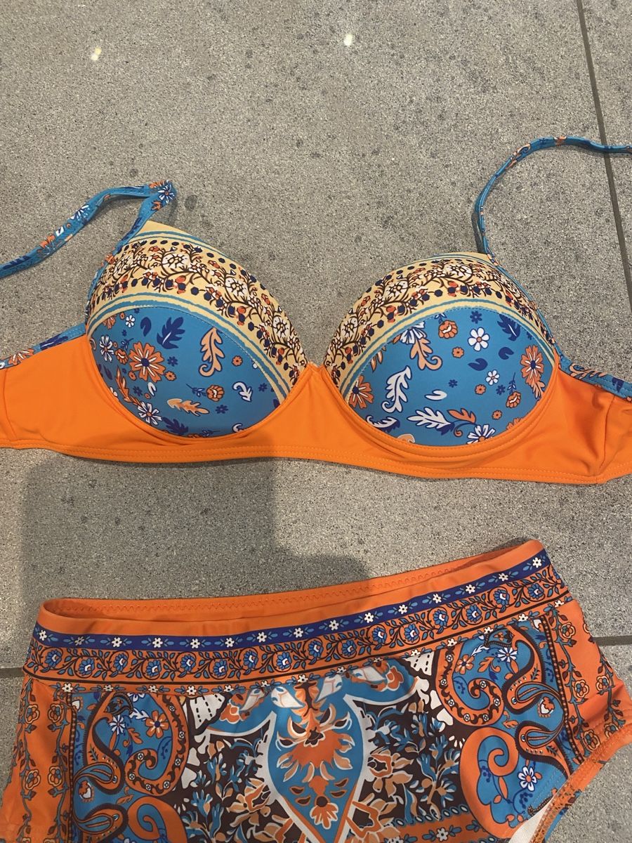 Badekleider & Bikinis: 2 Sommerlicher Retro-Bikini, Grösse M.Orange/Blau gemustert – Neu und originalverpackt aus Haag (Rheintal) von 2026Top 2