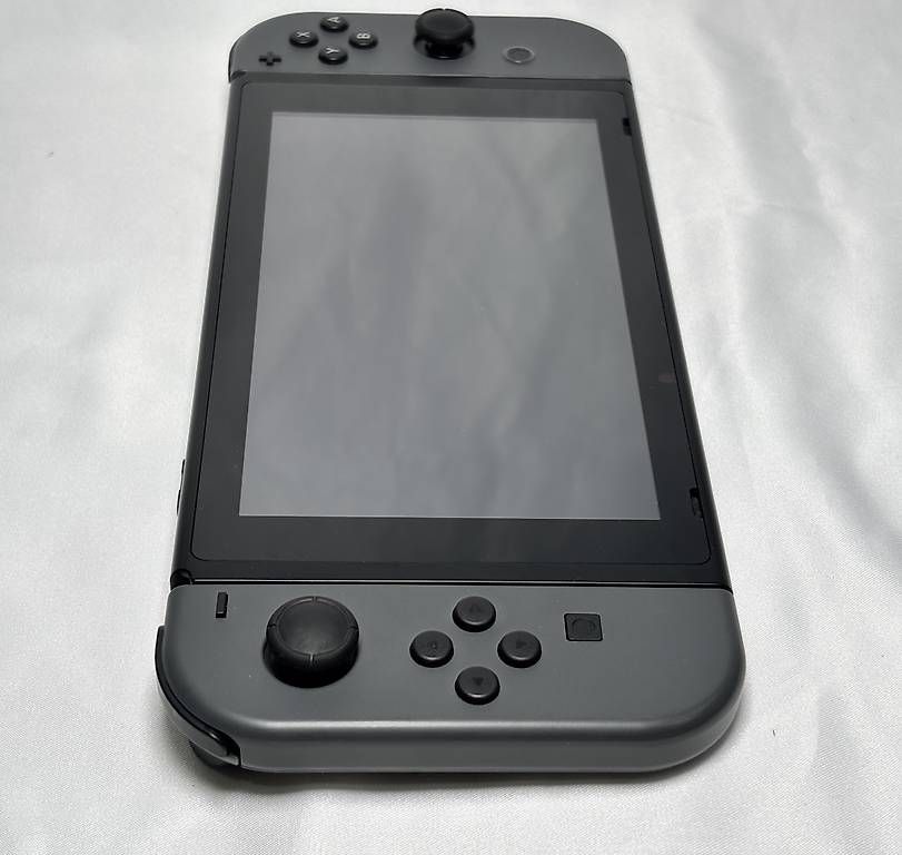 Nintendo Consoles: Nintendo Switch Console + Animal Crossing – D'occasion à Gordola par kar_gy5g 2