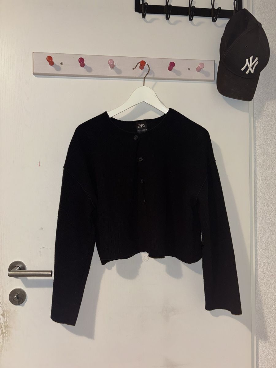 Zara Giacche: Strickjacke / Cardigan – Usato da Hombrechtikon venduto da nvm_qd56