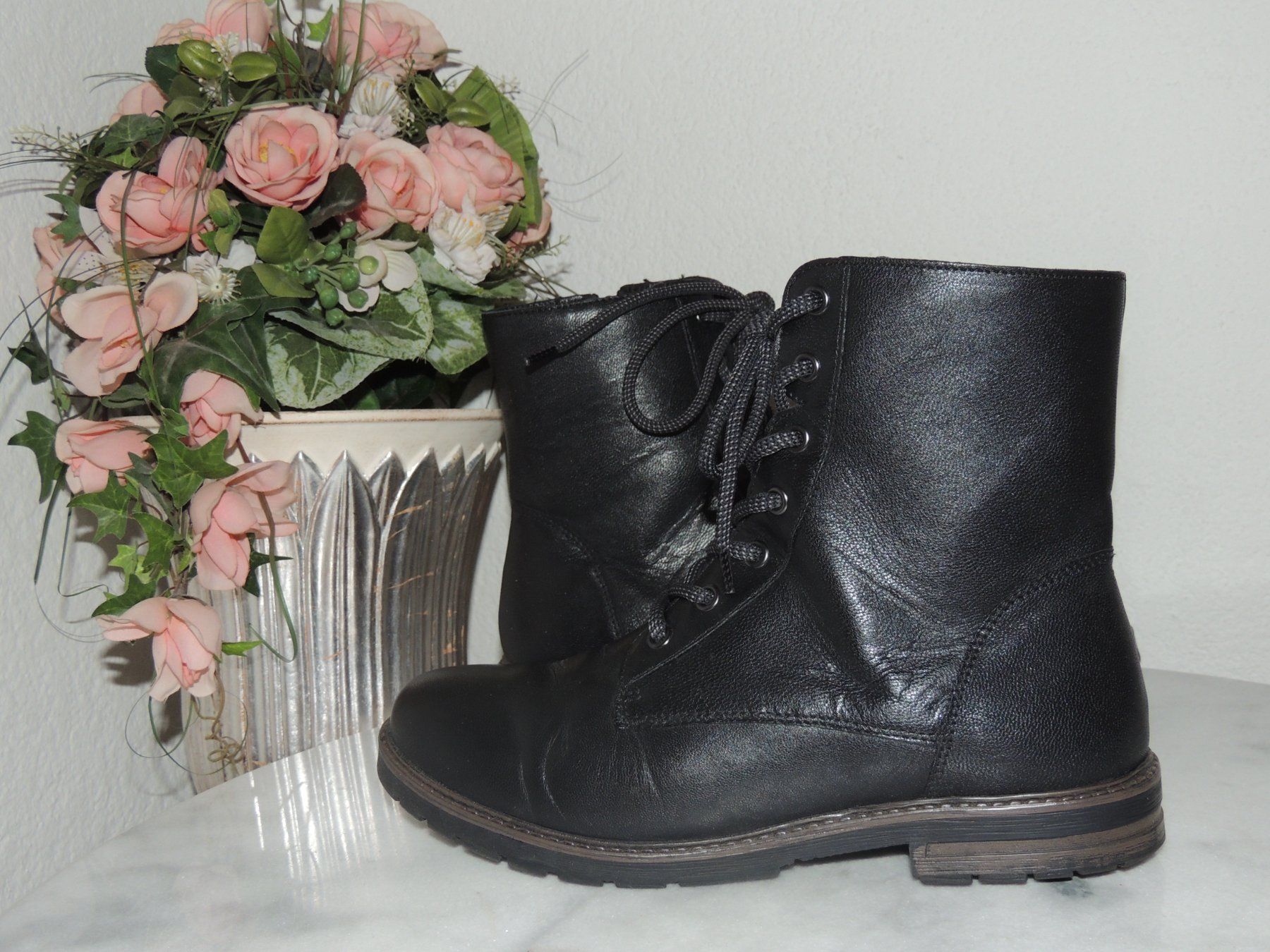 Scarpe da donna: SCHÖNE STIEFELETTE ECHTLEDER PROFILSOHLE NEU 40 – Nuovo e nell'imballaggio originale da Au ZH venduto da FashionConsultant 3
