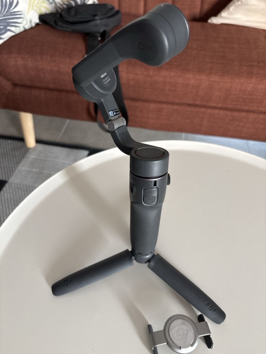 DJI Caméscopes: Stabilisateur DJI Osmo Mobile 6 – D'occasion à Lausanne par pabernard 2