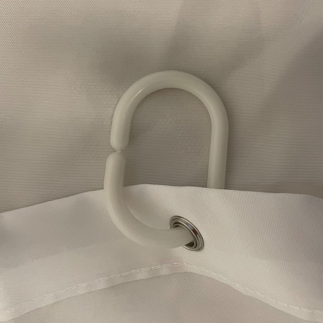 Migros Tende: Duschvorhang weiss 100% Polyester neuwertig – Usato da Liestal venduto da Coutellerie 3