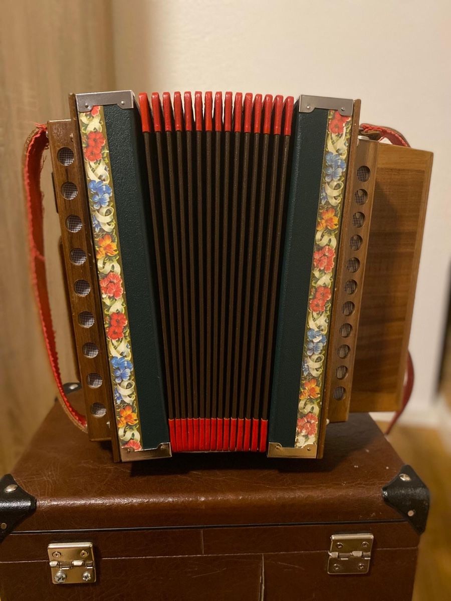 Musikinstrumente: Schwyzerörgeli – Gebraucht aus Interlaken von Juergluti11