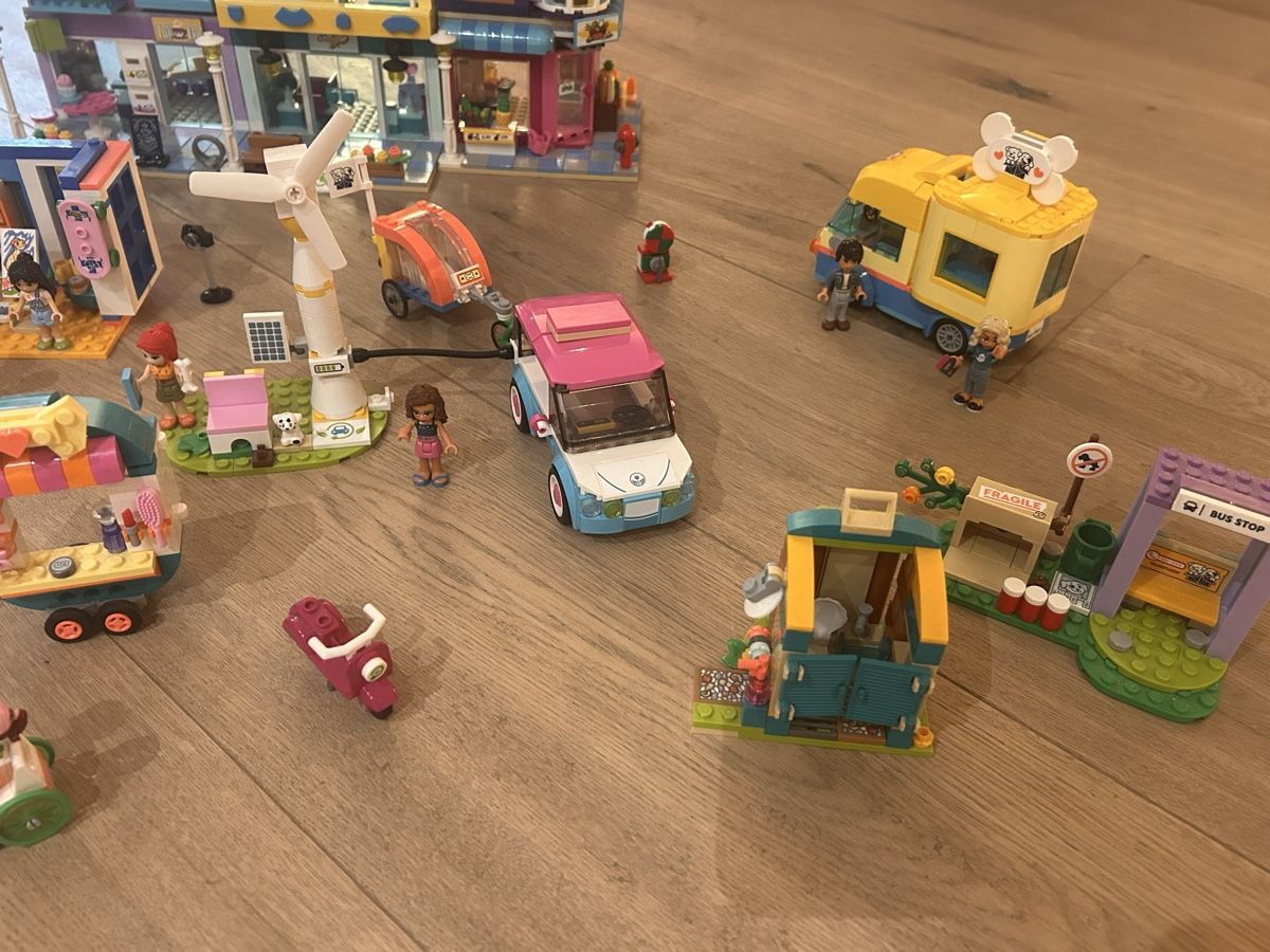 Lego Jouets: Lego Friends Set Schnäppchen,  Wohnblock, Segelschiff uvm. – D'occasion à Jona par grizzlyhedi01 8