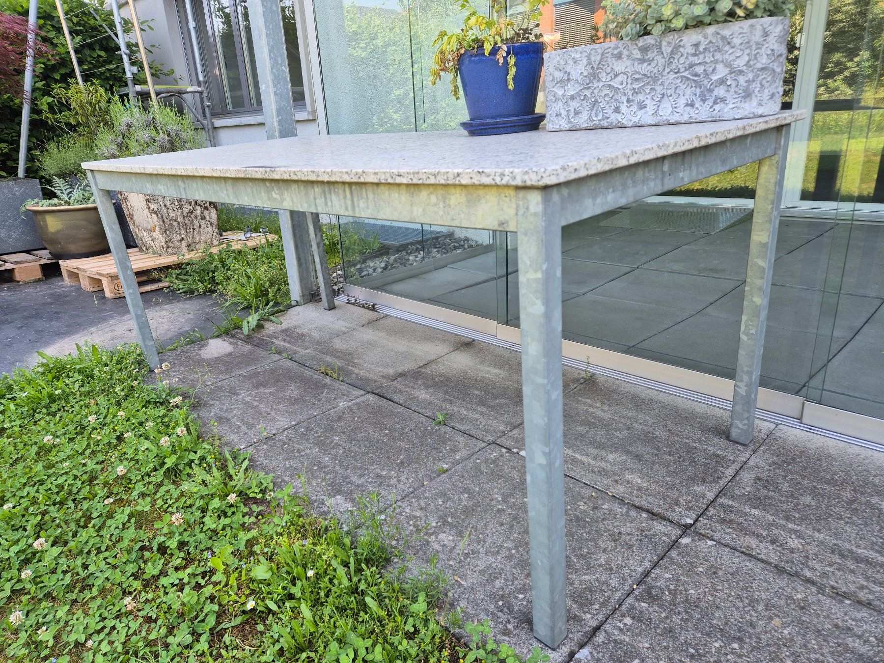 Tavoli: Gartentisch mit Granitplatte – Usato da Bremgarten b Bern venduto da lavendel43 1