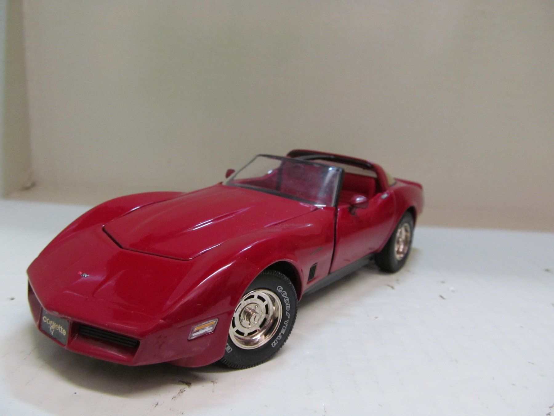 Chevrolet Modellini d'auto: CHEVROLET CORVETTE  TARGA  1982  1:24  FRANKLIN MINT – Nuovo (secondo la descrizione) da Grueningen venduto da malamut56