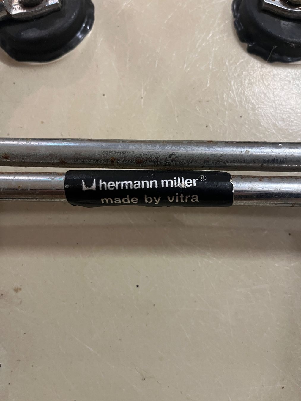 Herman Miller Stühle: Original Eames Side Chair 5er Set – Gebraucht aus Zürich von zin_25rp 3