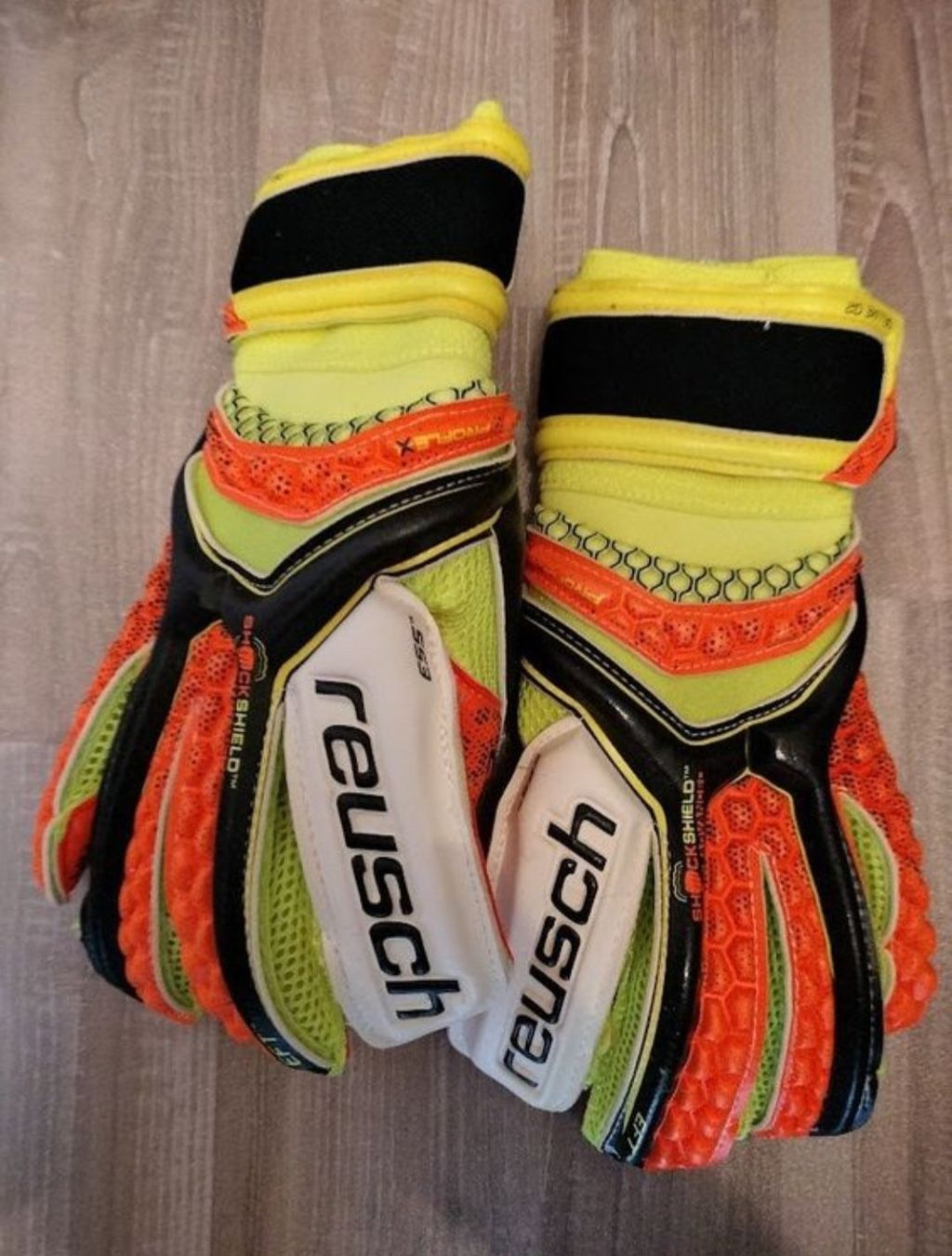 Reusch Guanti & manicotti: Reusch Torwarthandschuhe Gr. 8.5 - Neu OVP – Nuovo e nell'imballaggio originale da Vogelsang AG venduto da villa9