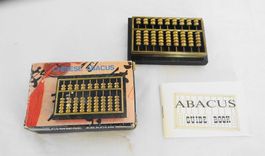 Chinesischer ABACUS Messing schwarzer Steinsockel