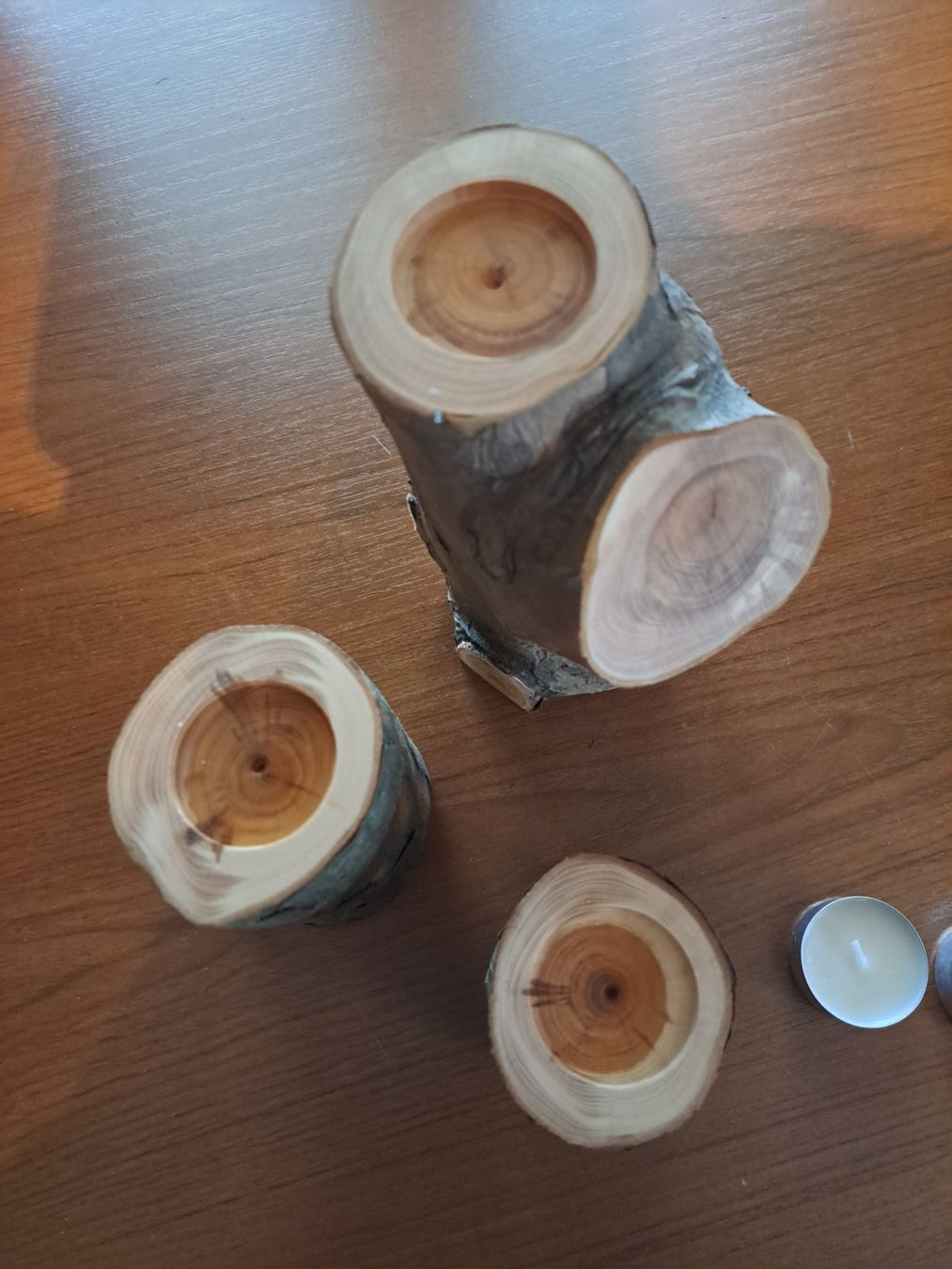 Portacandele: Rustikale Eibenholz-Kerzenständer Set (3er) – Nuovo (secondo la descrizione) da Rafz venduto da MuriFinn 2