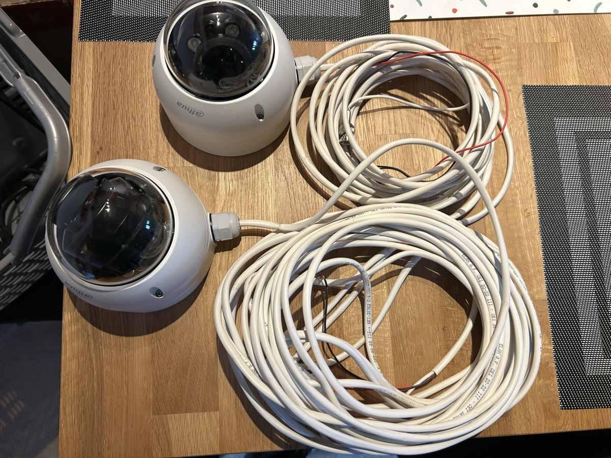 Fotocamera: Dahua Ueberwachungskamera Set – Usato da Davos Wolfgang venduto da Mogli2.0