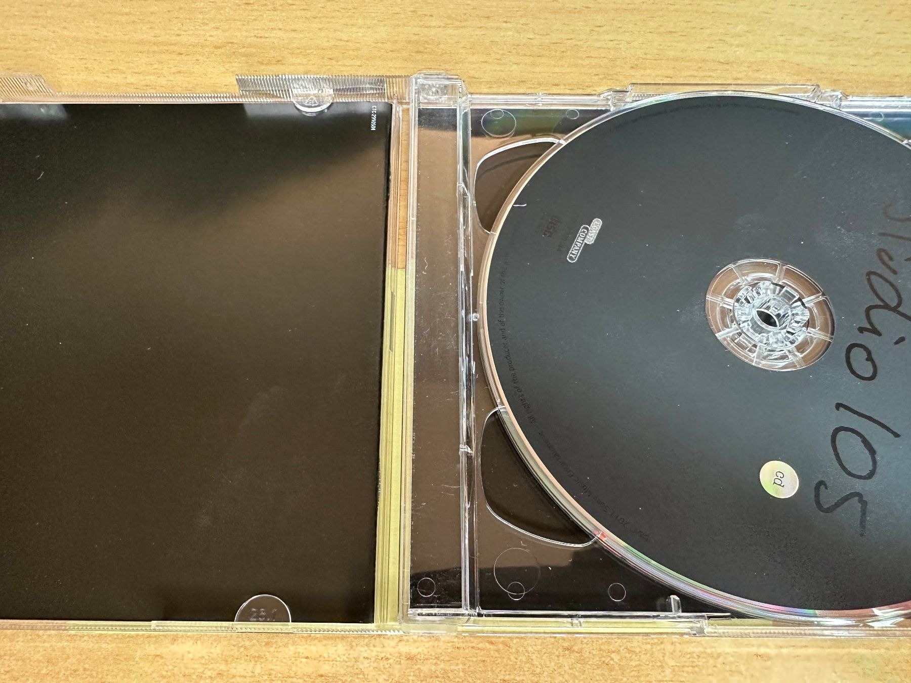 CDs: M4 Mayra Andrade – Studio 105 - CD & DVD – Gebraucht aus Rikon im Tösstal von Alpenmutz 2
