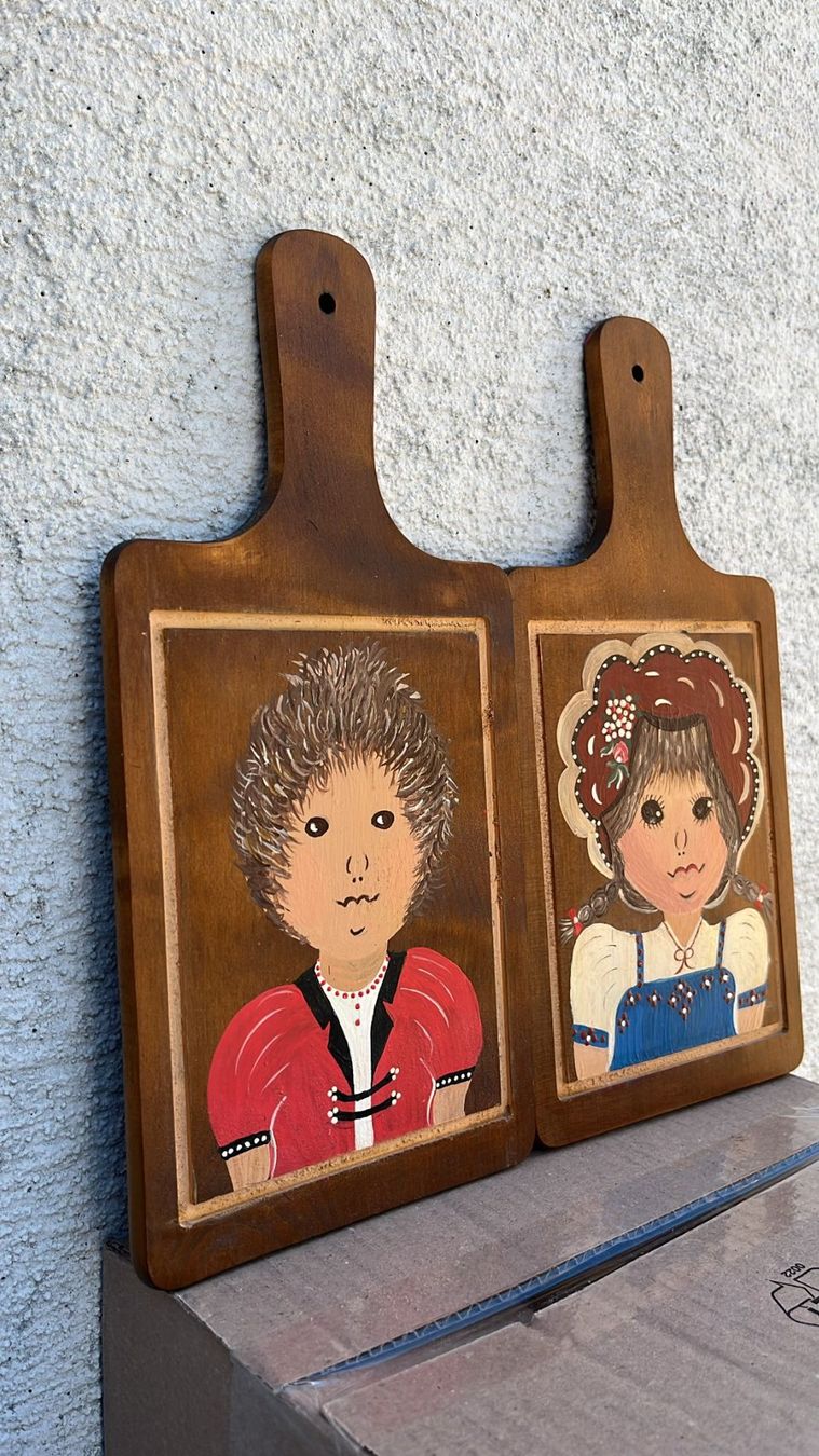Articoli in legno: Wand-Holzbrett mit Bauernmalerei, Paar – Usato da Schaffhausen venduto da Daco5