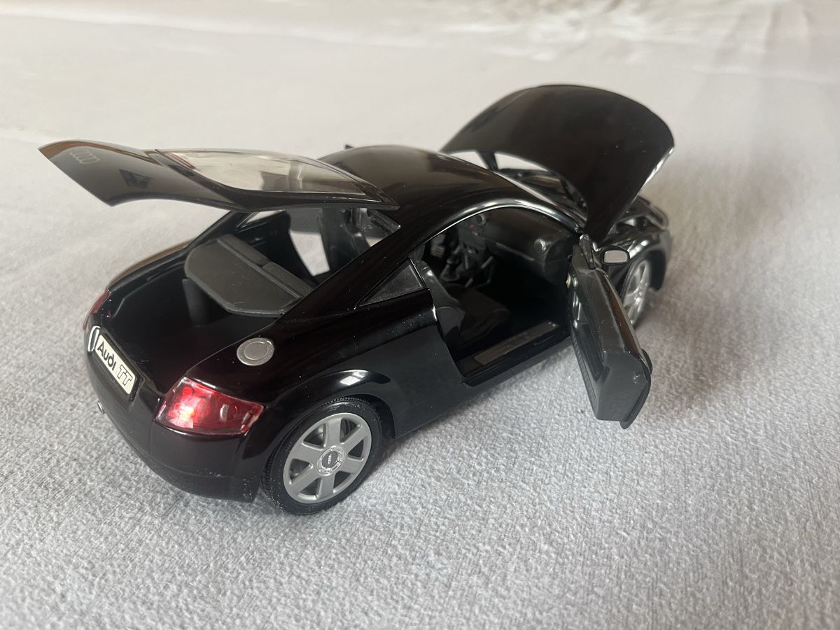 Revell Voitures modèles: Audi TT Modellauto schwarz, neuwertig – Neuf (Voir description) à Thürnen par win-dar-win 1