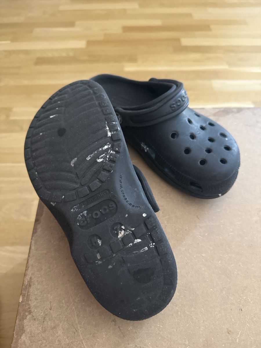 Chaussures hommes: Crocs Clogs schwarz 5/7 – D'occasion à Olten par flosflomarkt 1