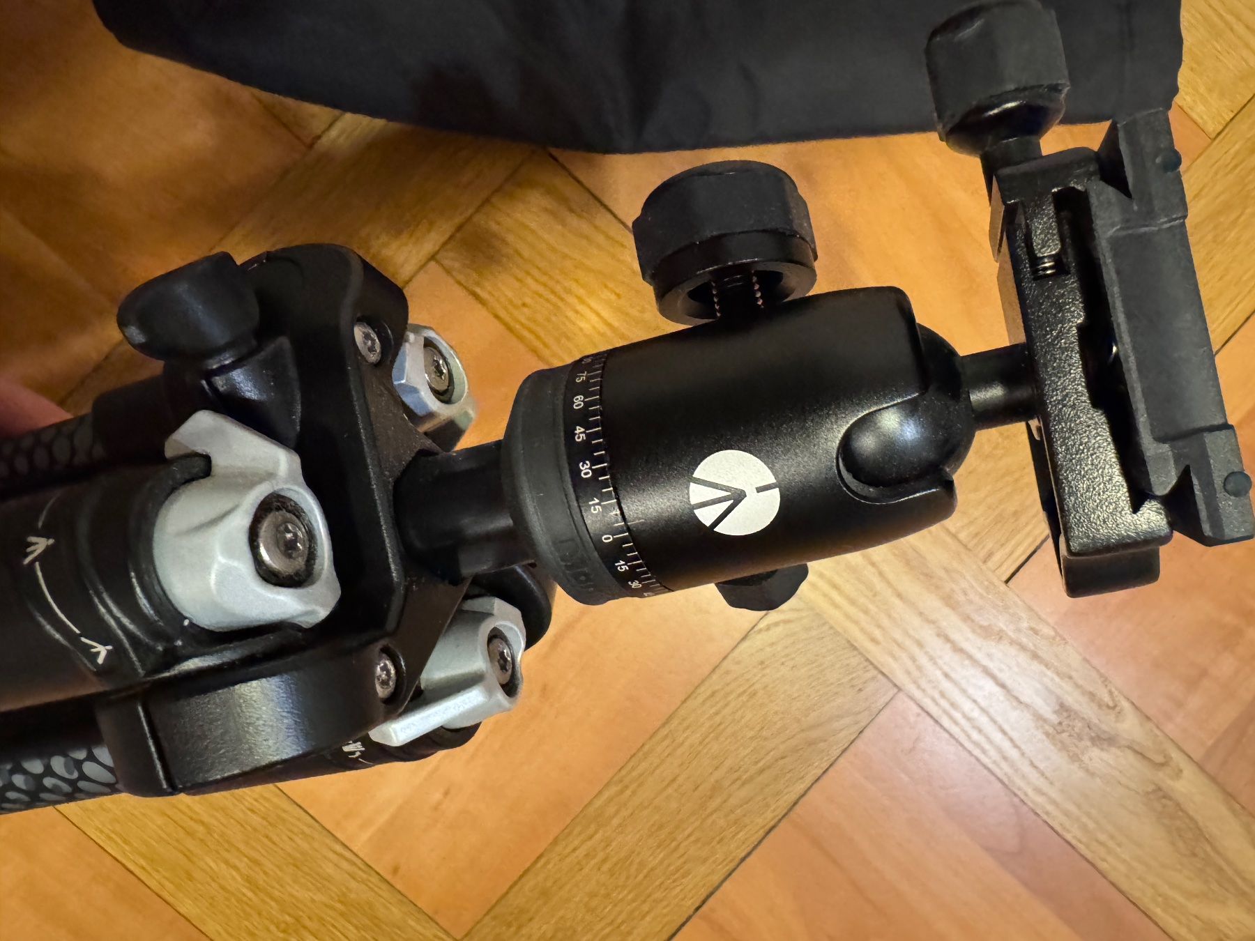 Manfrotto Stative & Stativköpfe: Manfrotto Element MII Stativ – Gebraucht aus Genève von steph2727 3