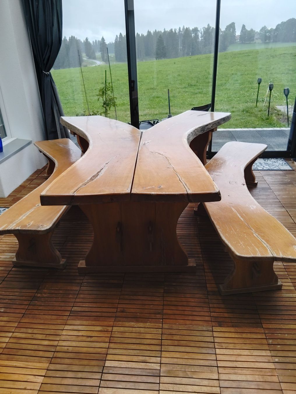 Tavoli: Ensemble table et bancs en bois massif – style rustique – Usato da La Ferrière venduto da nsauser