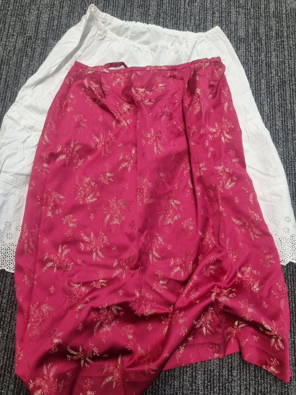Costumes: Schweizer Berner Sonntagstracht Gr.42/44 – D'occasion à Lenzburg par freedomky 6