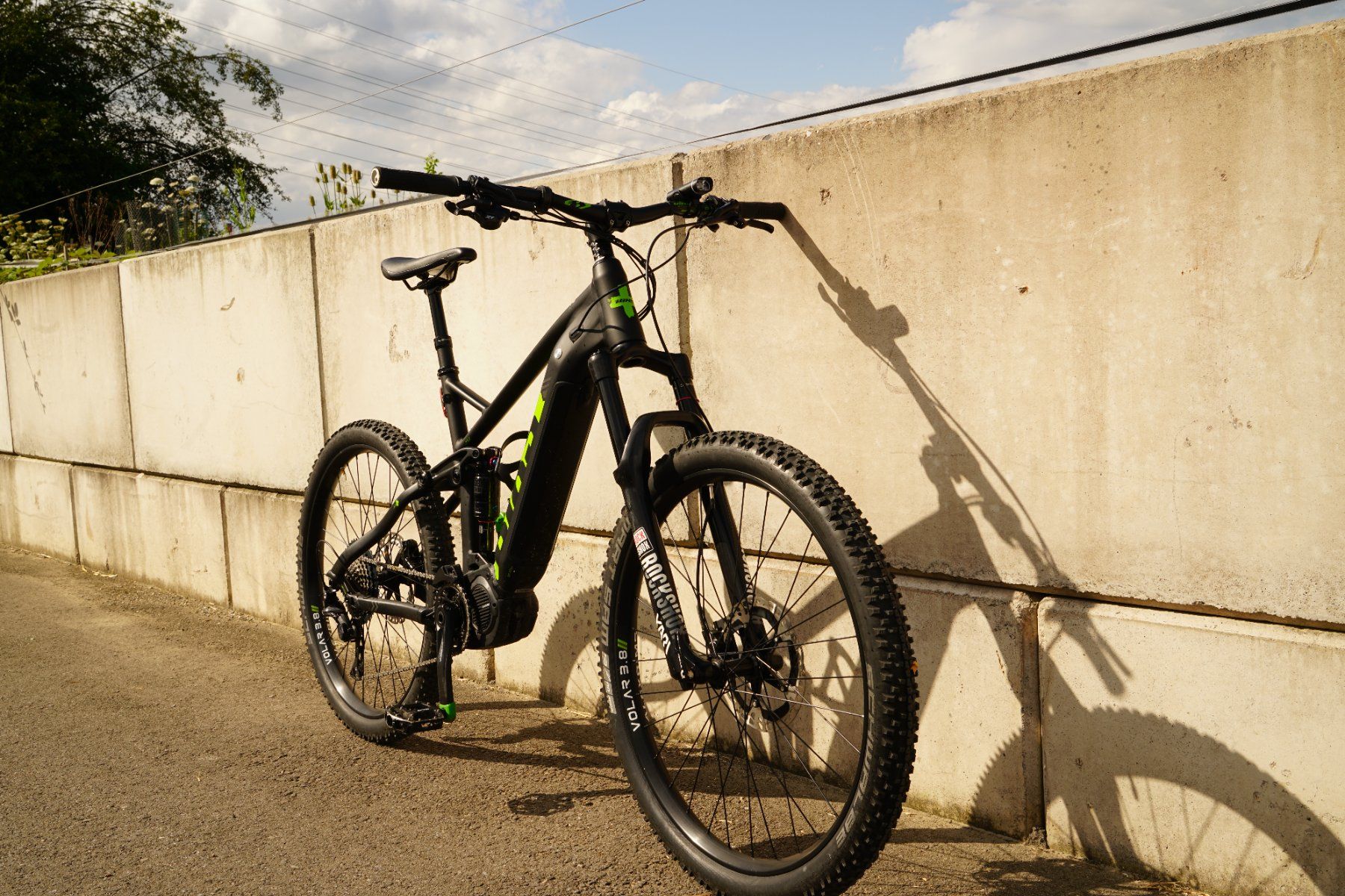 Bixs Biciclette: BiXS Sauvage 25 e E-Mountainbike 19" – Usato da Niederlenz venduto da 4dziu 3