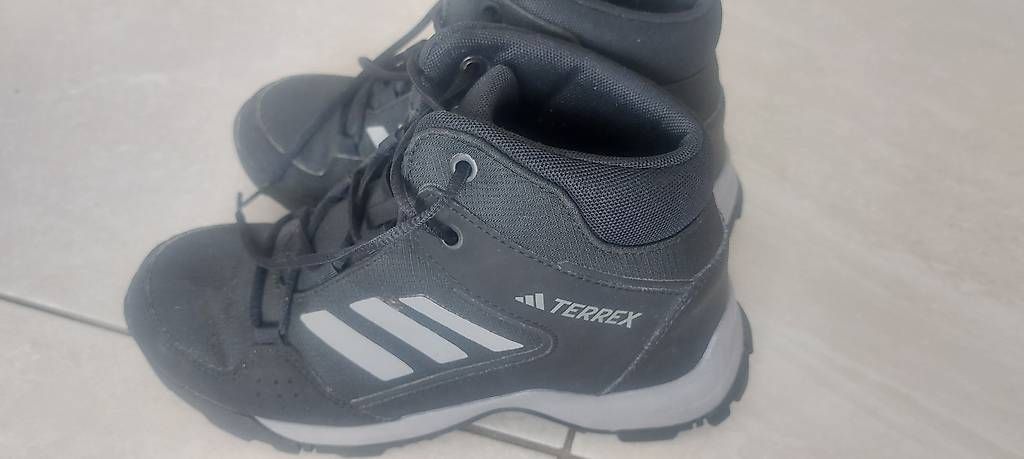 Schuhe für Jungen: Wanderschuhe Adidas Terrex – Gebraucht aus Chur von mal_6m7r