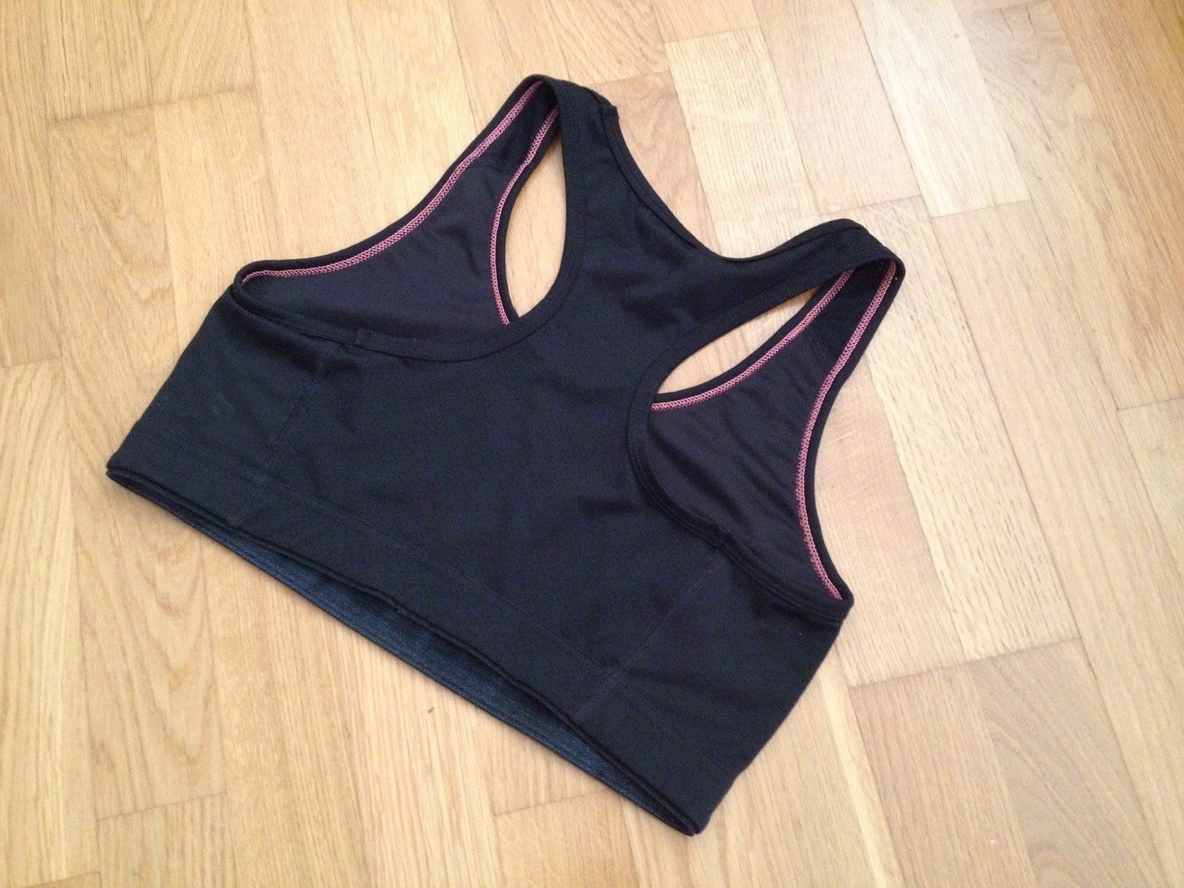 H&M Top: Sport Top – Usato da Dübendorf venduto da Fip05 2