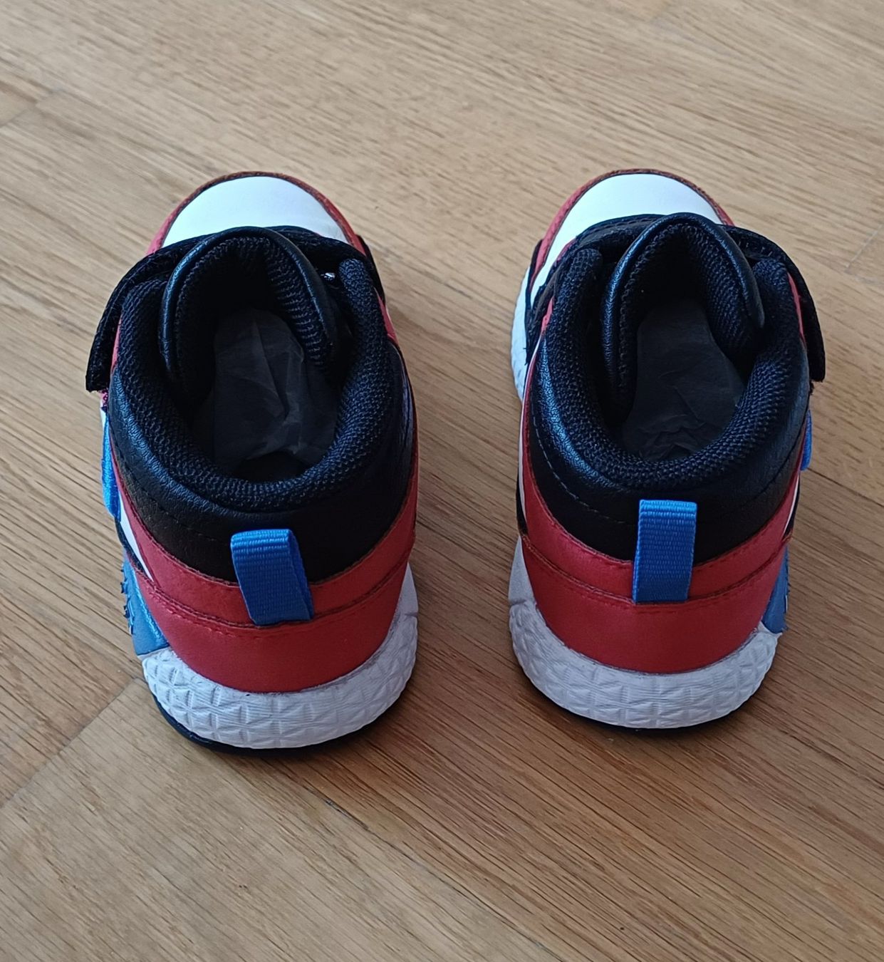 Primigi Scarpe per ragazzi: Primigi Sneaker Gr.22 rot-schwarz-weiß – Usato da Winterthur venduto da hinnessa 2