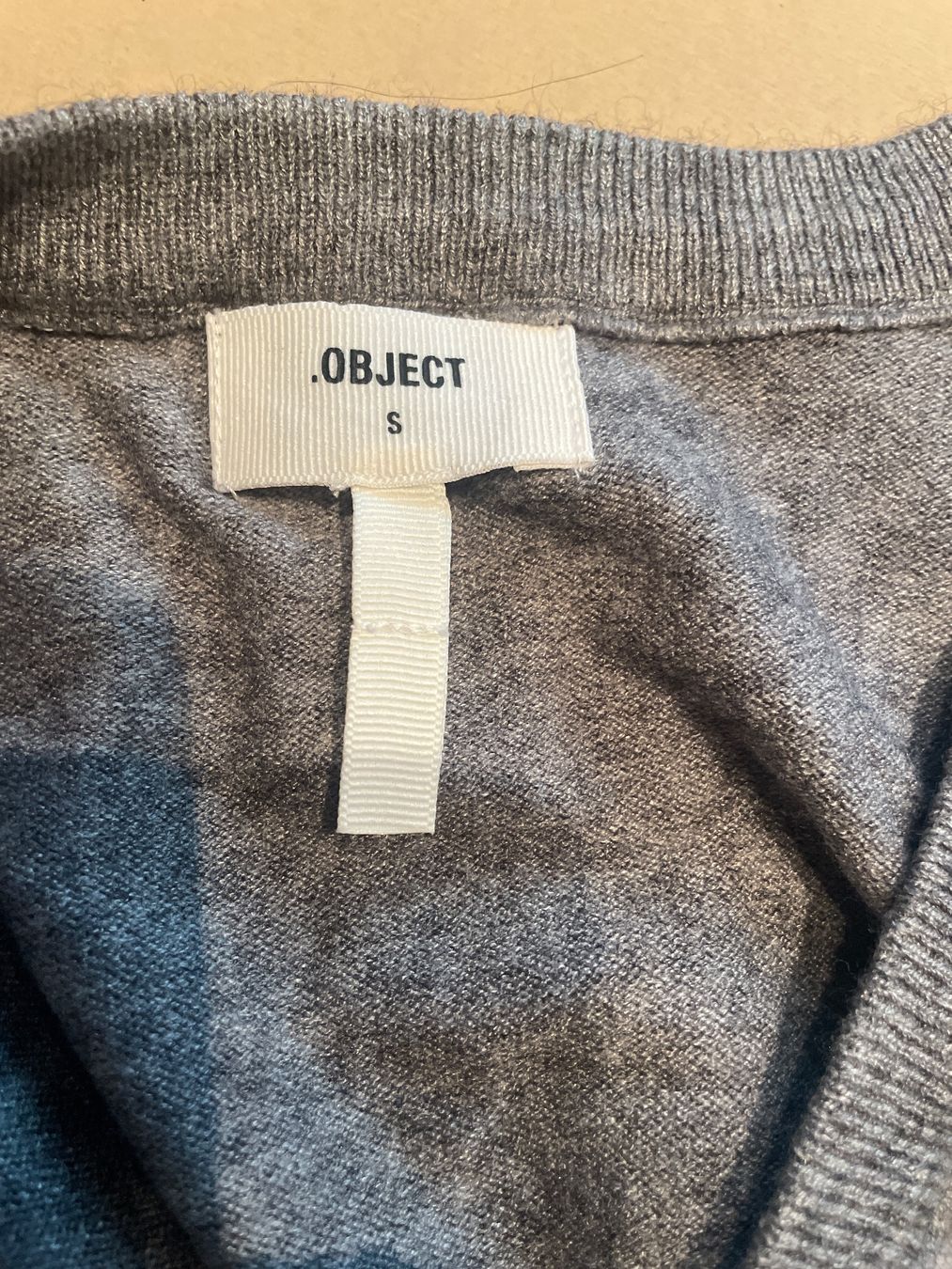 Camicette, T-shirt & Top: Graue Strickweste von .Object, Grösse S - Perfekt für den... – Usato da Wollerau venduto da Poschro68 2
