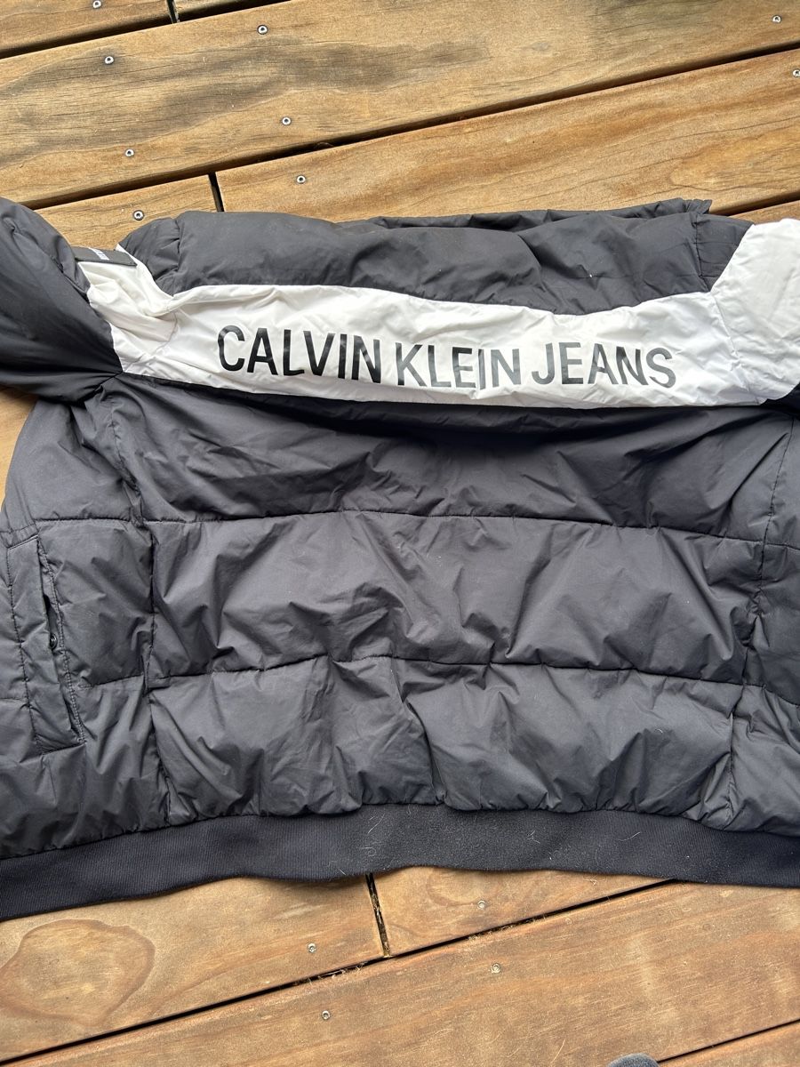 Calvin Klein Jacken: Calvin Klein Jacke – Gebraucht aus Aarau von pyl_887s