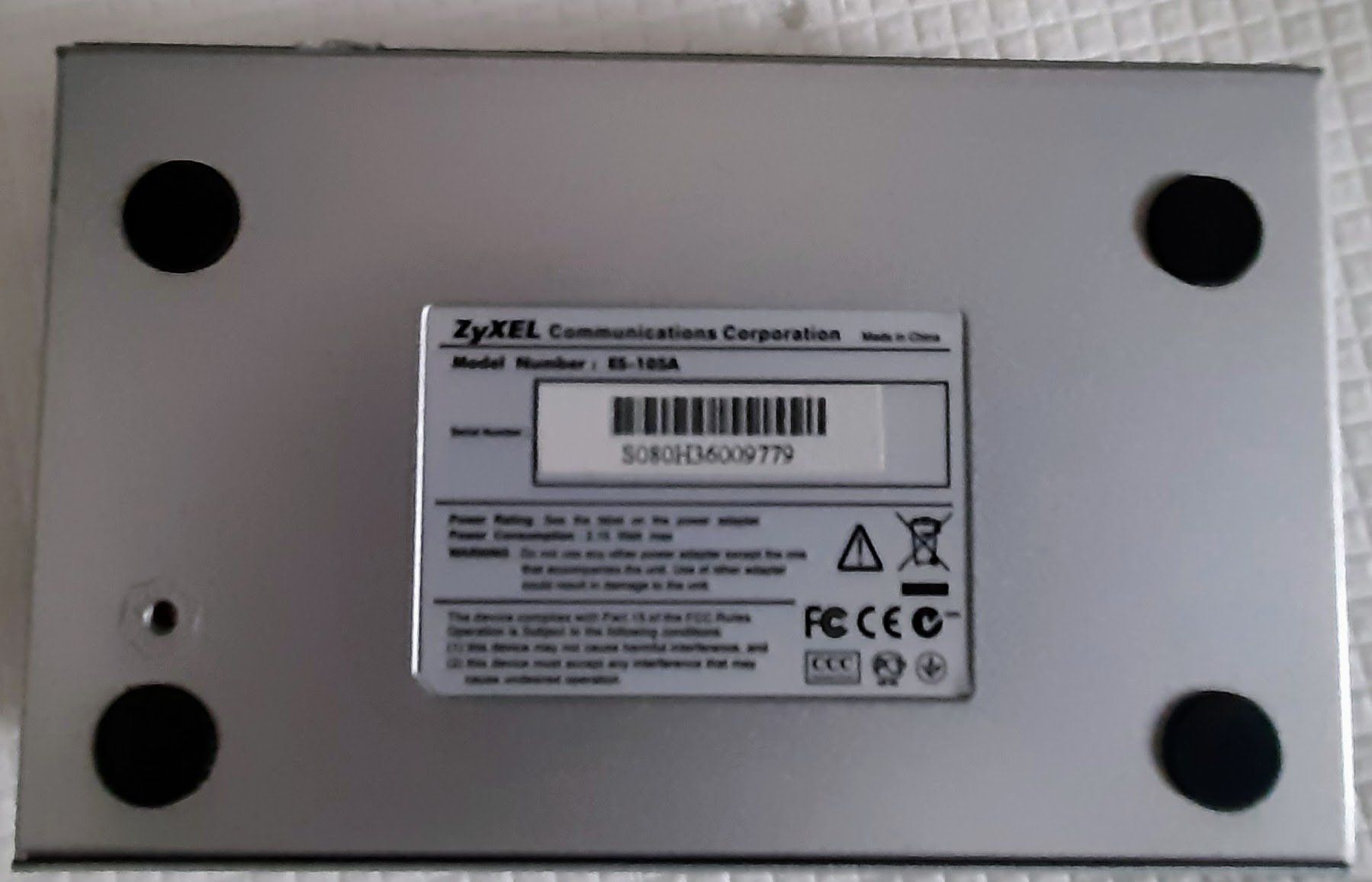 Zyxel Hub & Switch: ZyXEL ES-105A 5-fach-Switch – Usato da Zürich venduto da Zurich 4