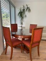 Table à manger ronde, rallonge, 6 chaises, en bon état!