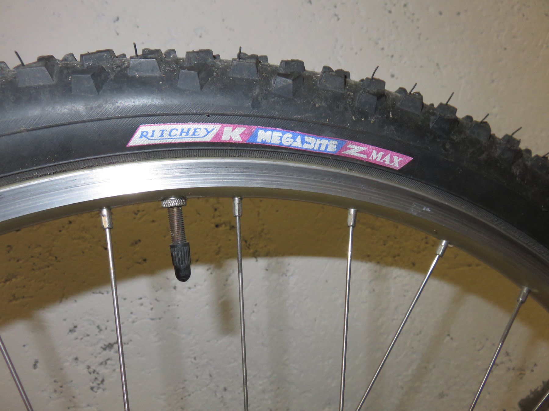 GT Velos: GT Avalanche MTB Retro Kult – Gebraucht aus Ammerswil AG von  5