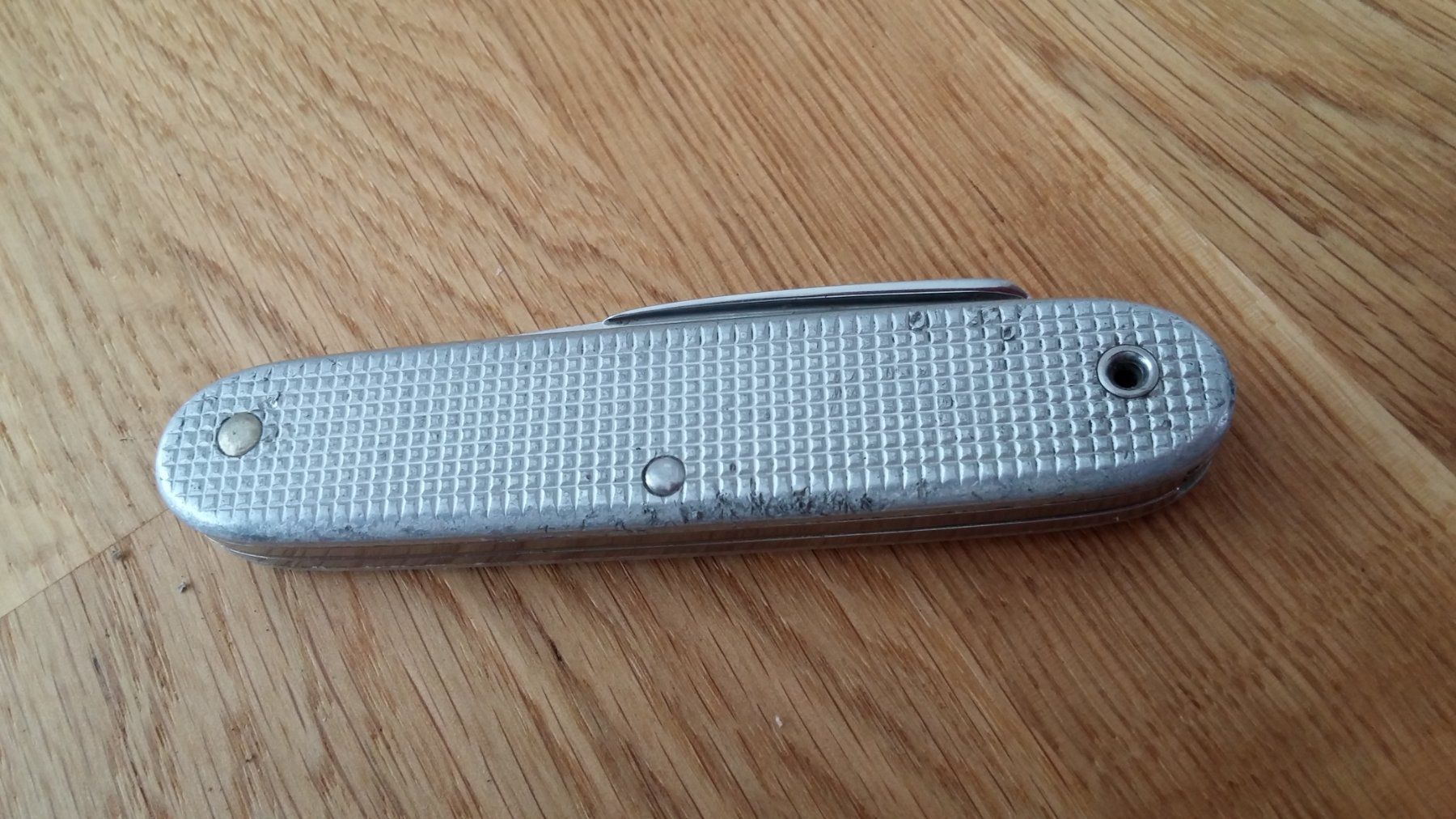 Victorinox Couteaux de poche: Schweizer Armee Sackmesser Victorinox 86 – D'occasion à Zürich par sendbad 7