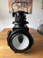 Antike Loklampe (vermutl. Rhätische Bahn) elektrifiziert