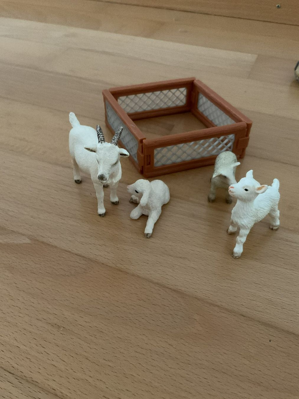 Schleich Giocattoli: Grosses Schleich Bauernhof-Set – Usato da Muttenz venduto da Juvenile33 7