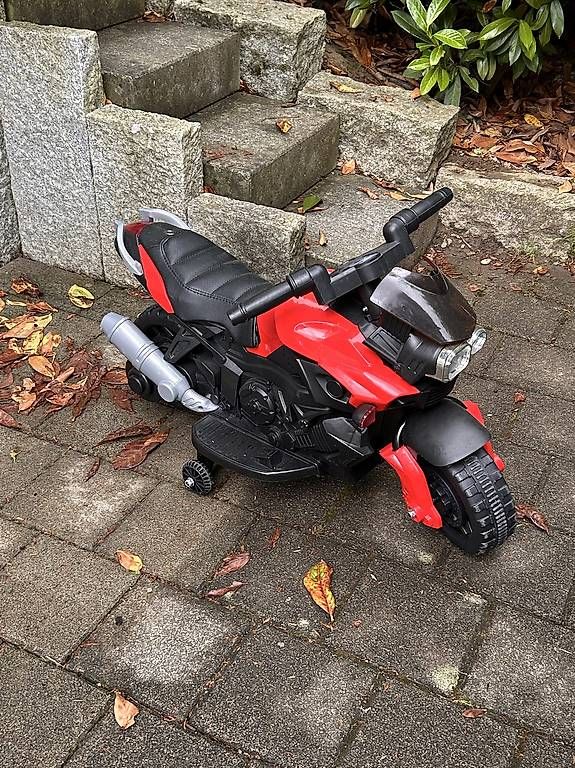 Veicoli per bambini: Kinder Elektro Motorrad  – Usato da Münchenstein venduto da Manu140789 2