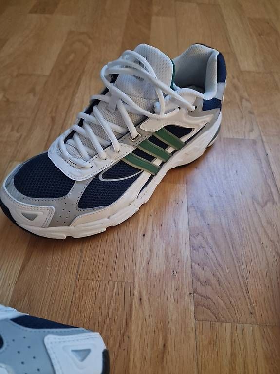 Scarpe da uomo: Adidas Responce CL N°44 – Nuovo (secondo la descrizione) da Bern venduto da YarickKozlov 1