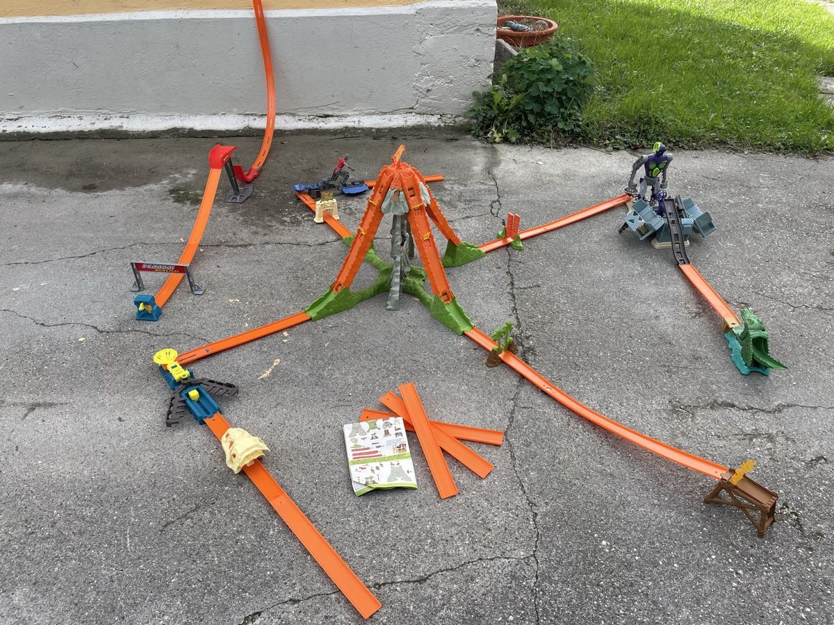 Hot Wheels Piste: Circuit Hot Wheels et 20 voitures  – Usato da Vernier venduto da coc_29tq 1