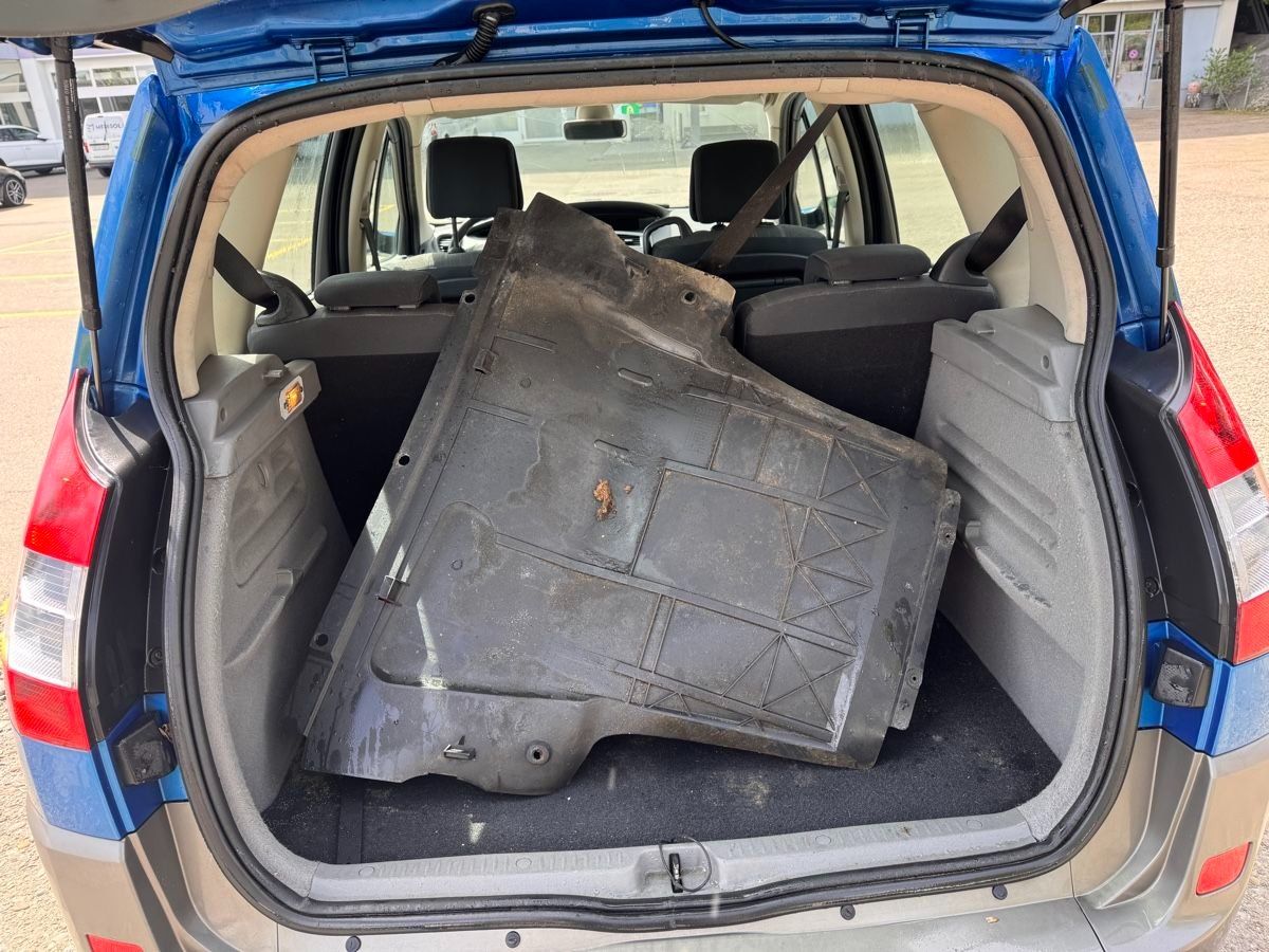 Renault Automobili: Renault Megane Scenic Automat – Usato da Mettmenstetten venduto da John_8 7
