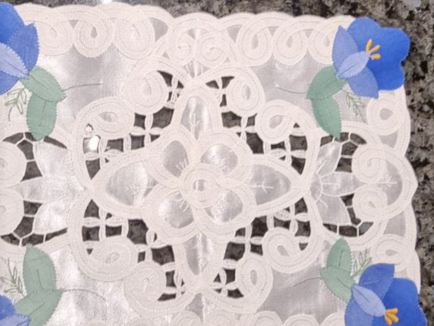 Altra biancheria da tavola: Tischdecke  bestickt, weiss , blau – Nuovo e nell'imballaggio originale da geroldswil venduto da Gumball1 2